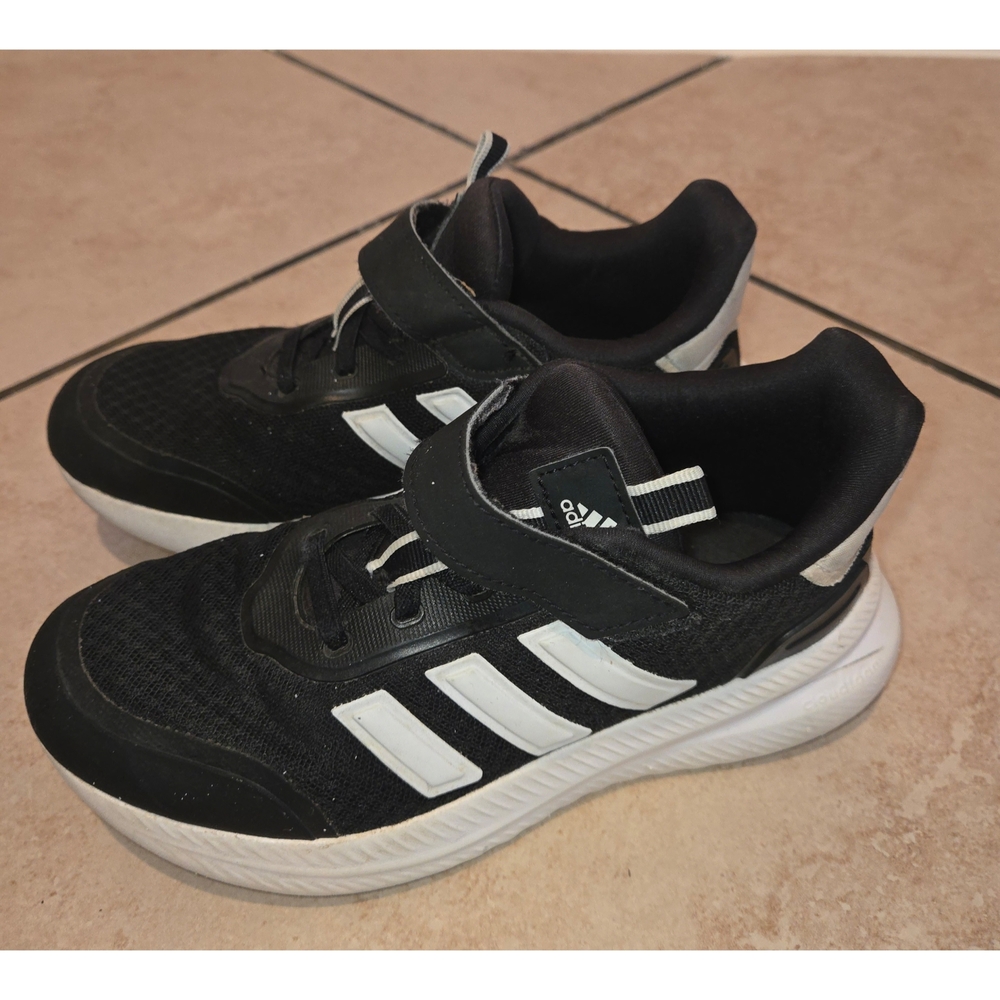 Adidas Kids Black and White Sneakers Size 2